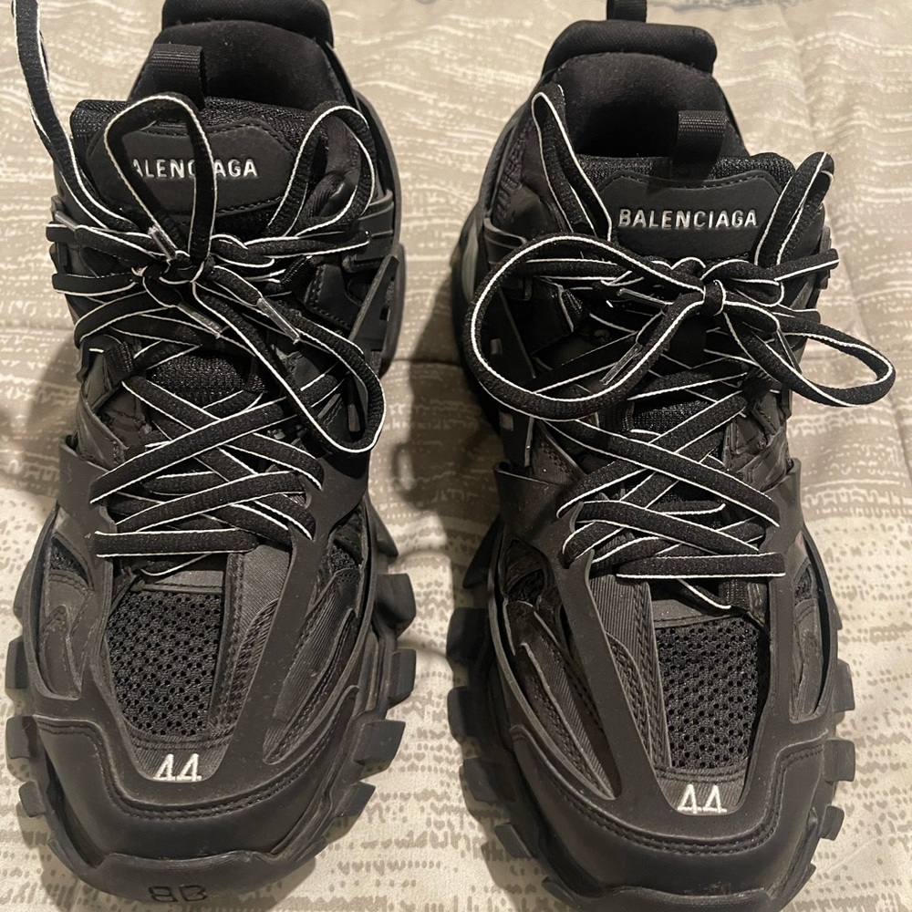 balenciaga track LED